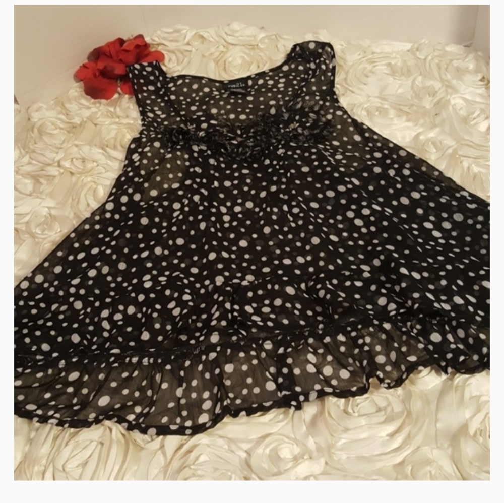 Rue 21 Womens Sheer Sleeveless Top - Sz Small.